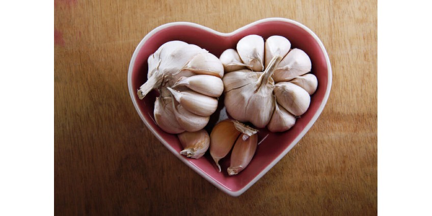 5 WAYS GARLIC IS GOOD FOR YOUR HEART